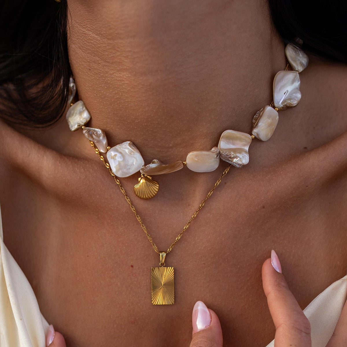 Niche Shell String Pendant Necklace