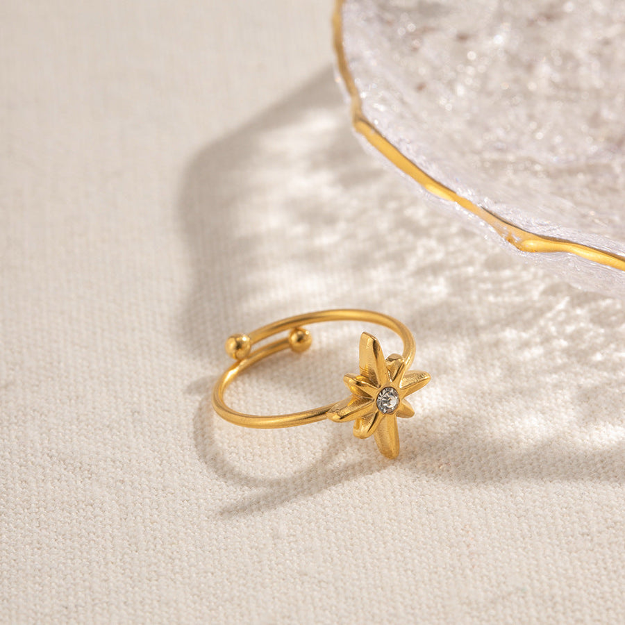 Octagram Ring Inlaid with White Diamonds