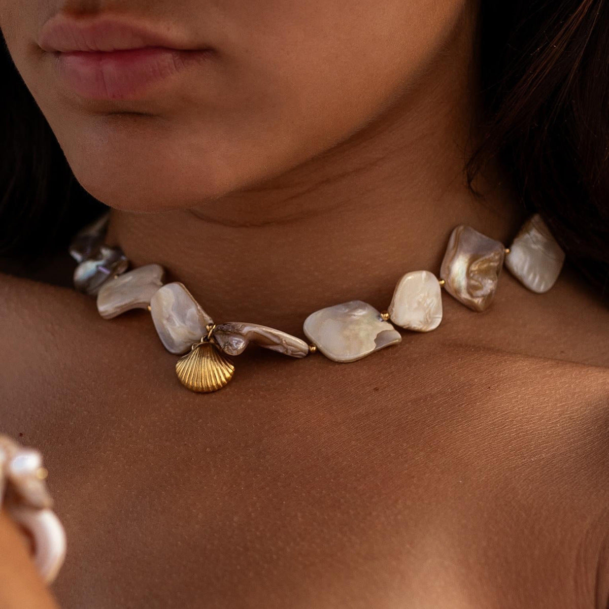 Niche Shell String Pendant Necklace