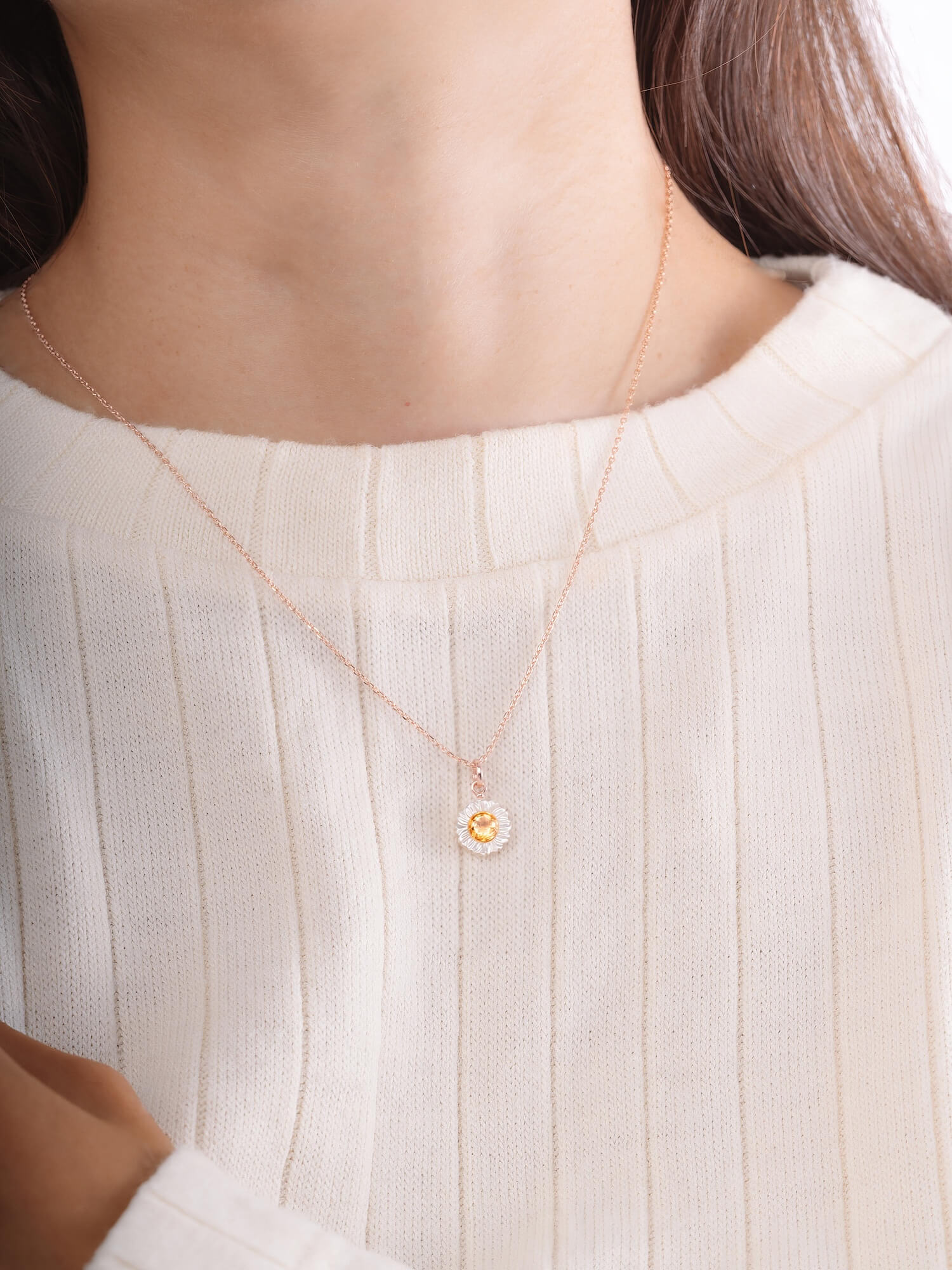 Carved Daisy Necklace