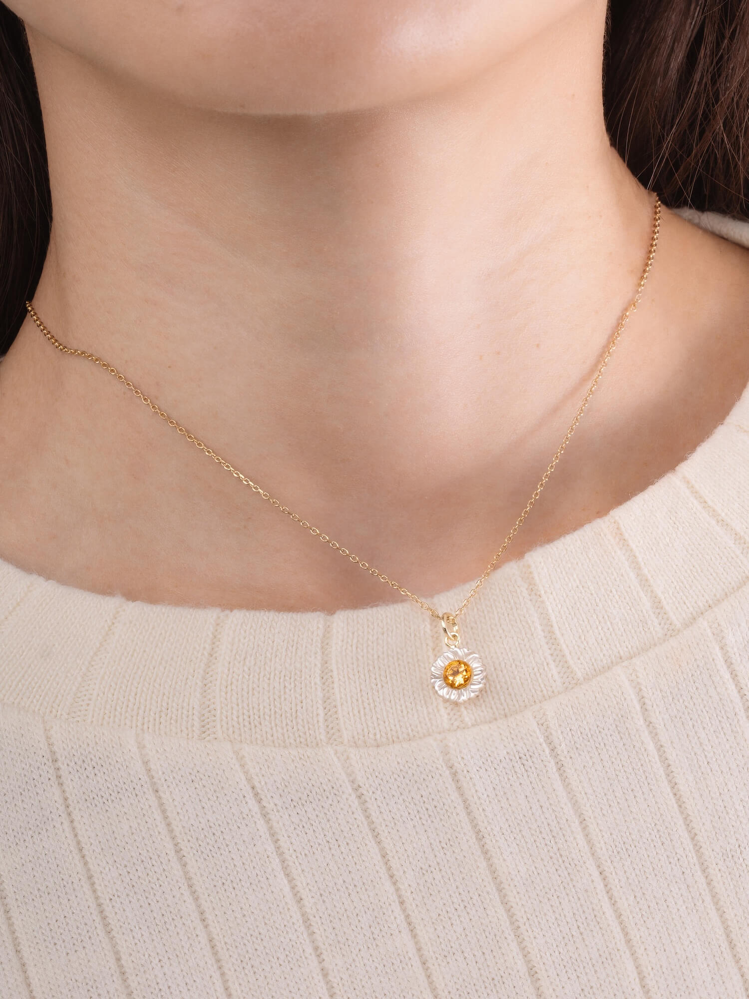 Carved Daisy Necklace