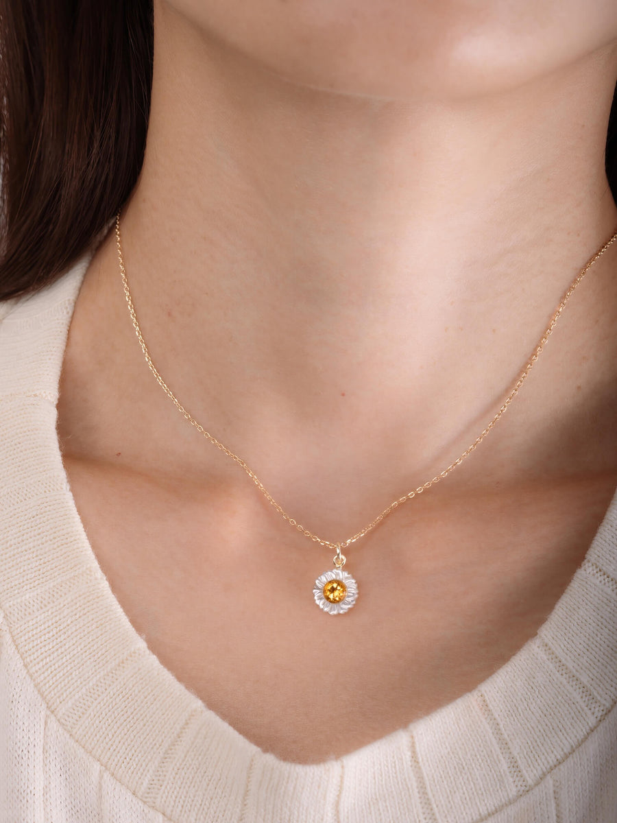 Carved Daisy Necklace