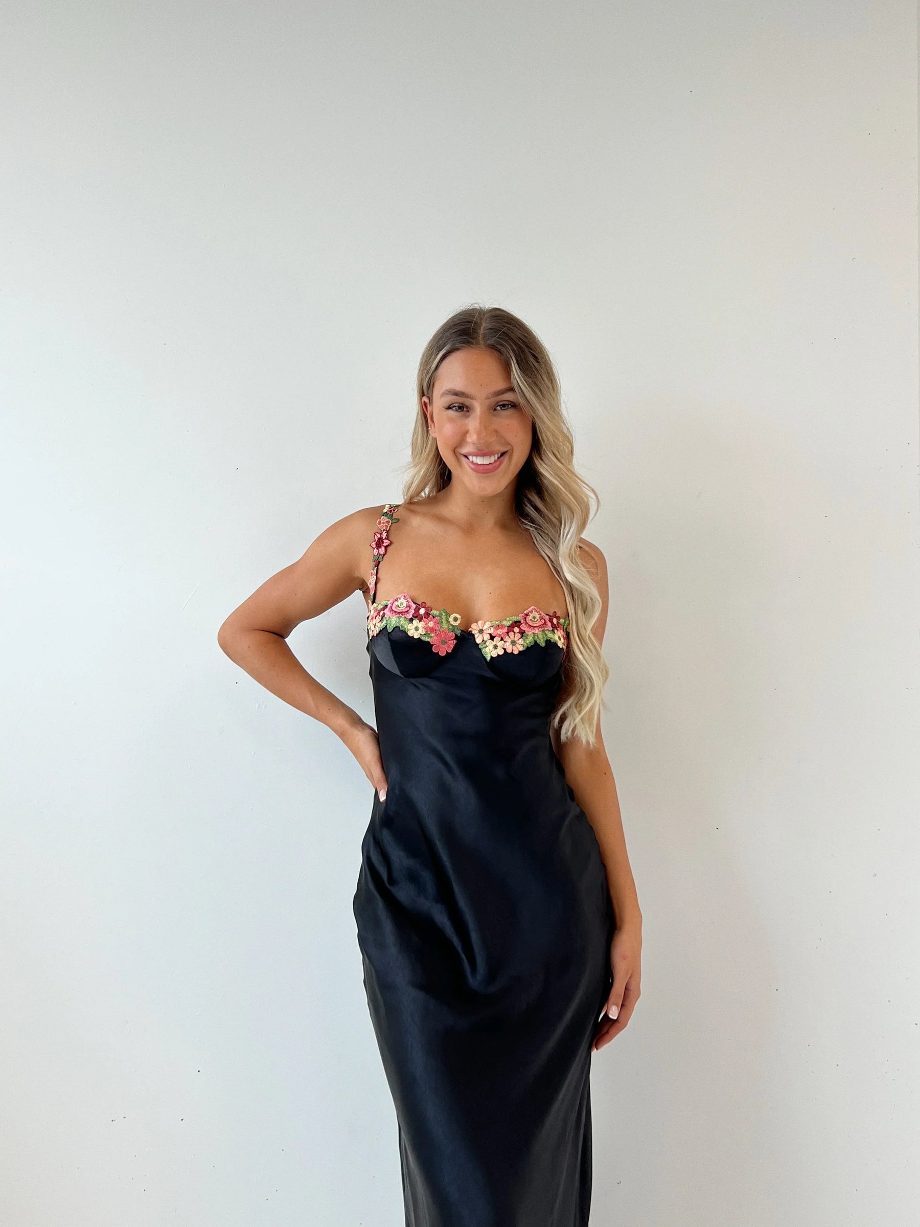 ISOLINA Maxi Dress