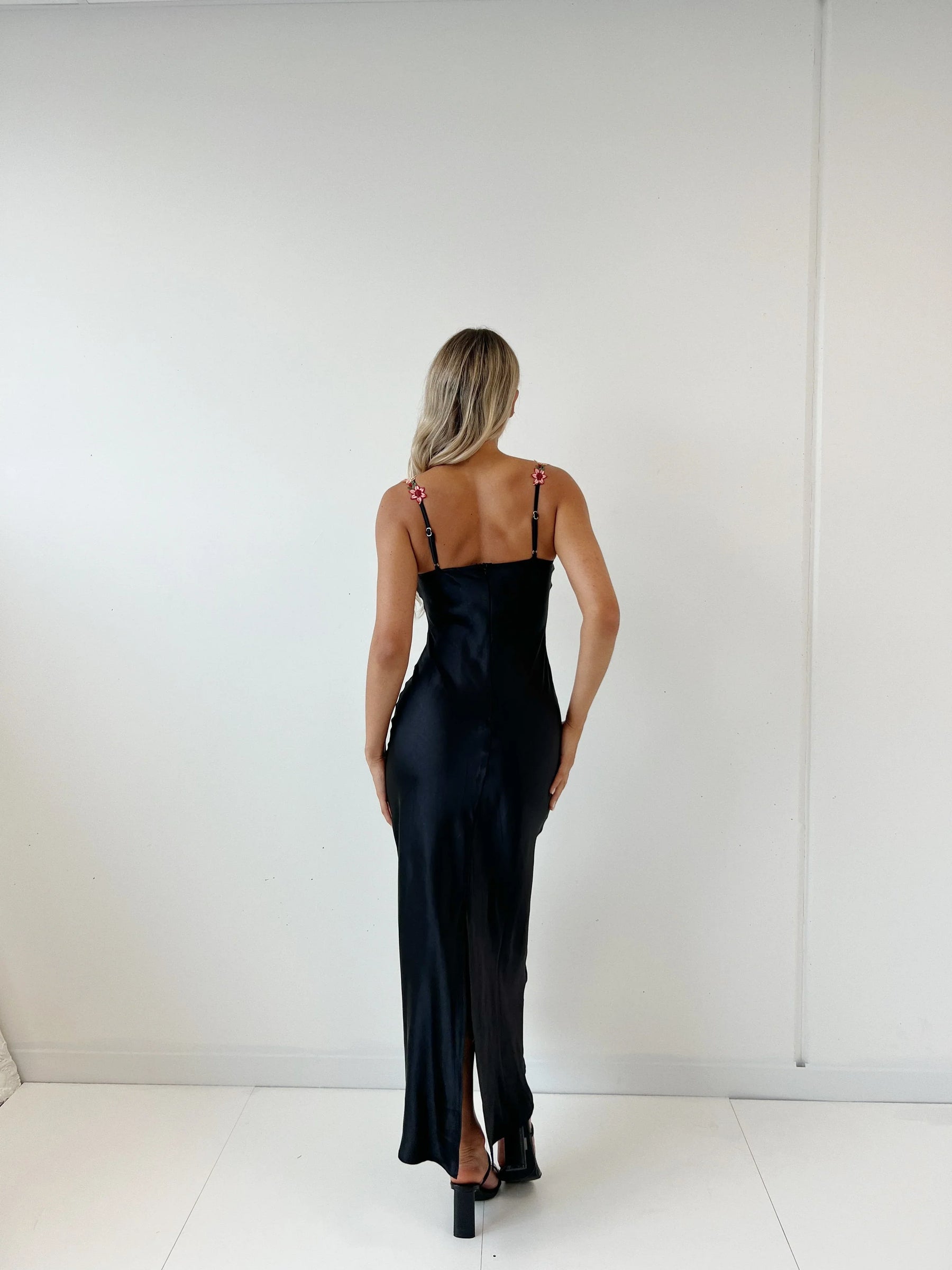 ISOLINA Maxi Dress