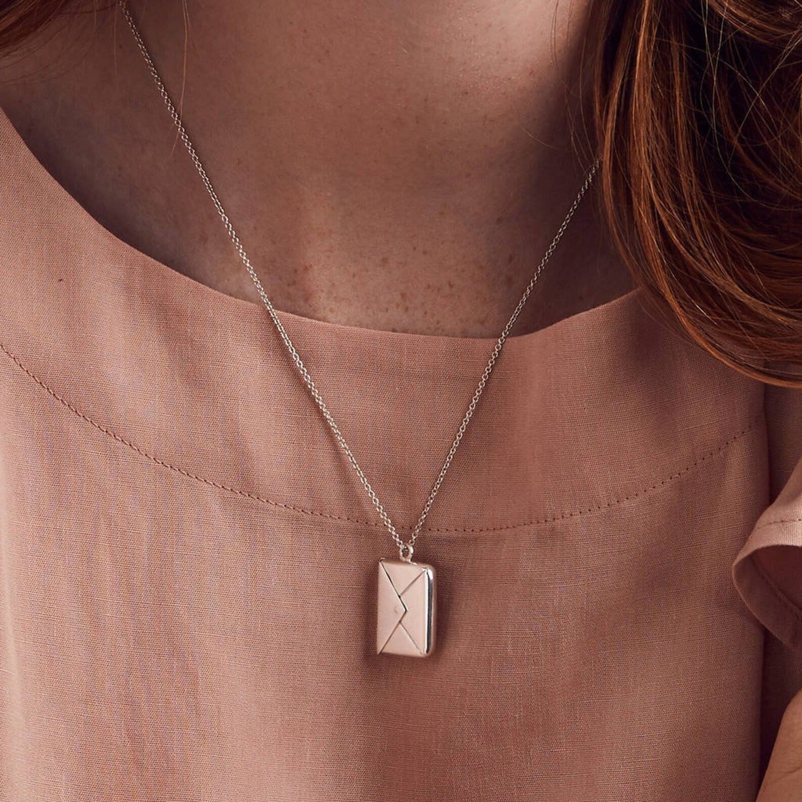 Amira Elegant Envelope Necklace