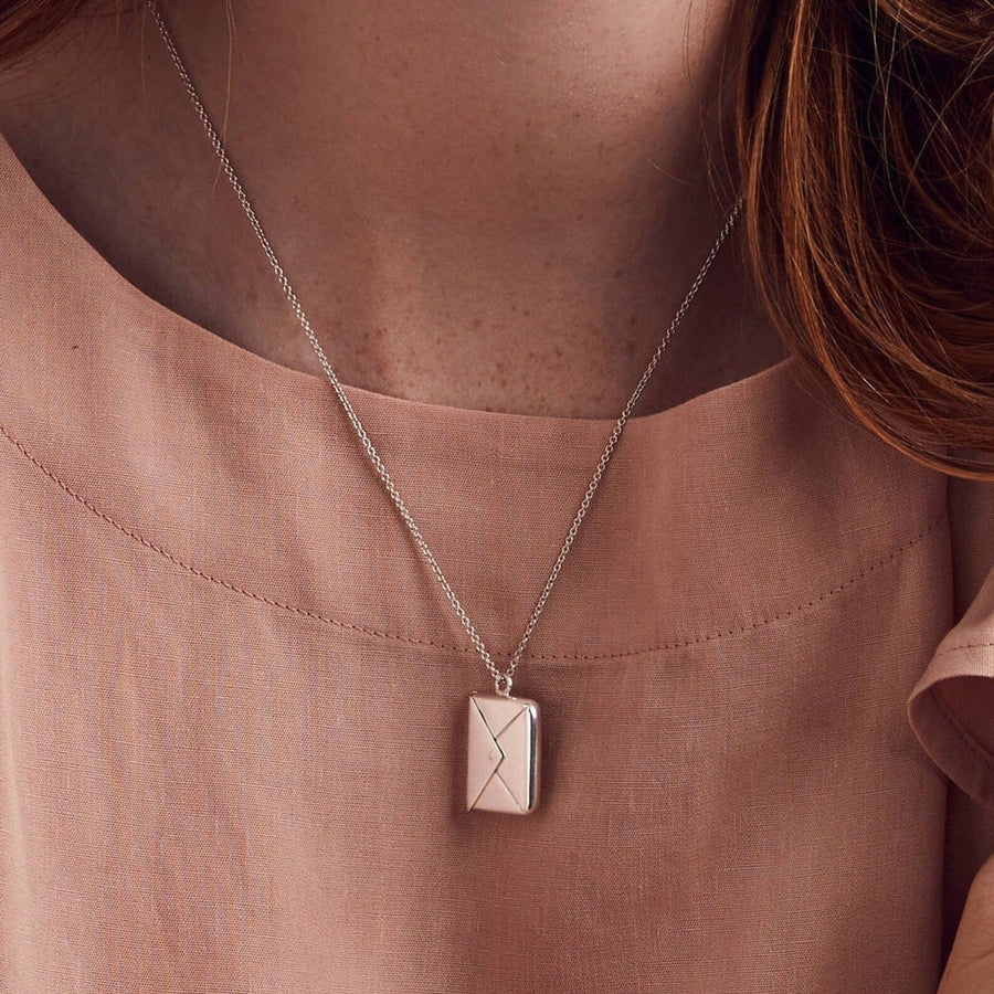 Amira Elegant Envelope Necklace