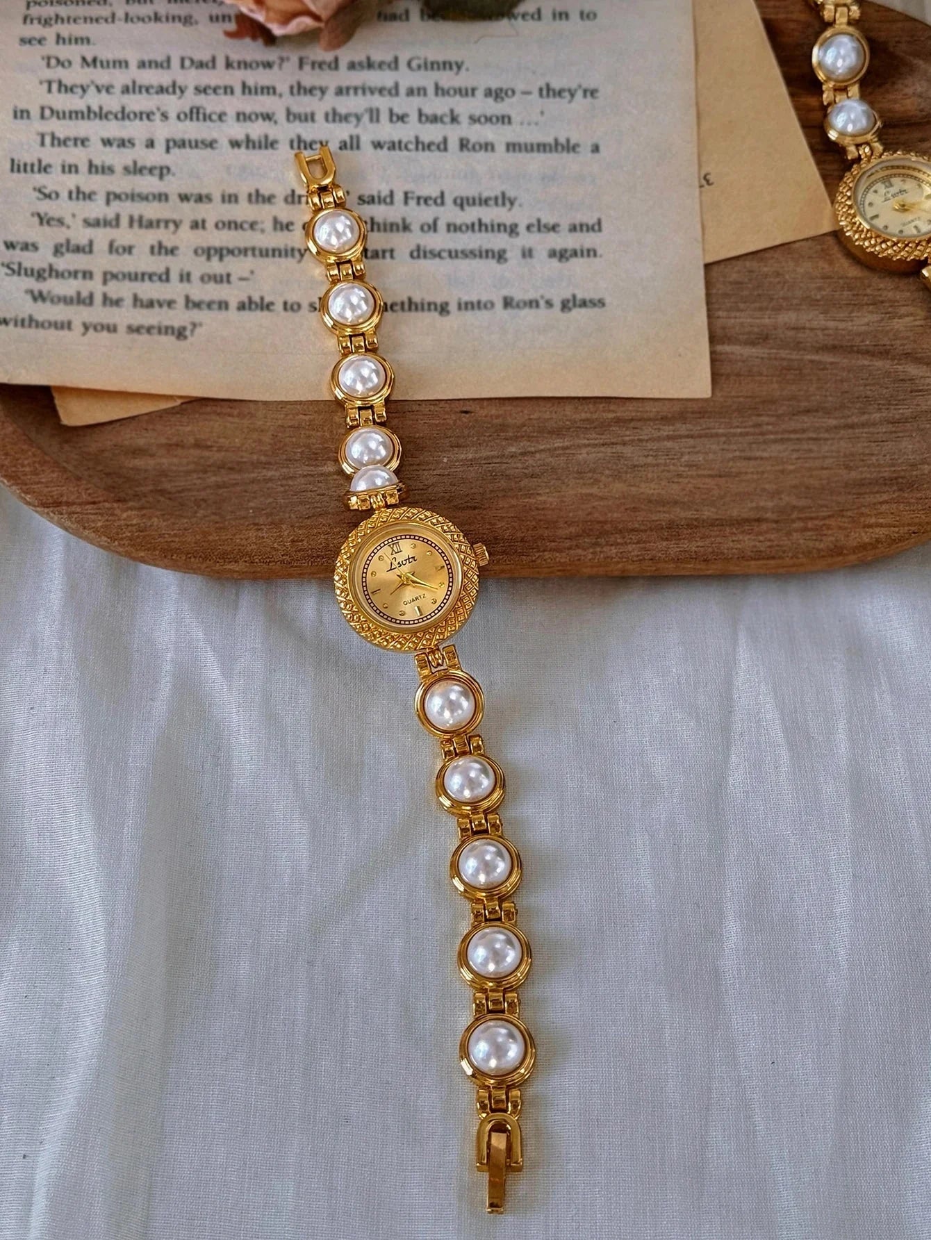 Anara Pearl Watch