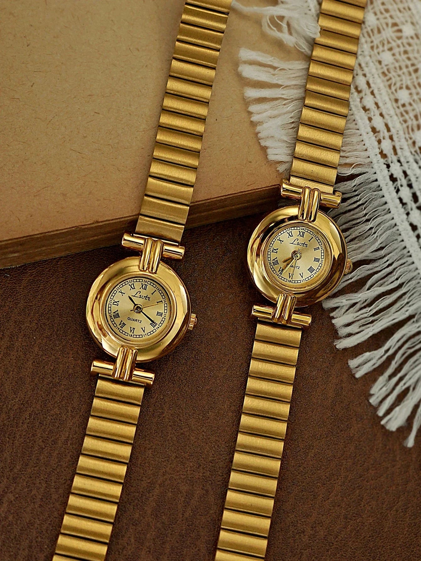 Calla Round Vintage Watch