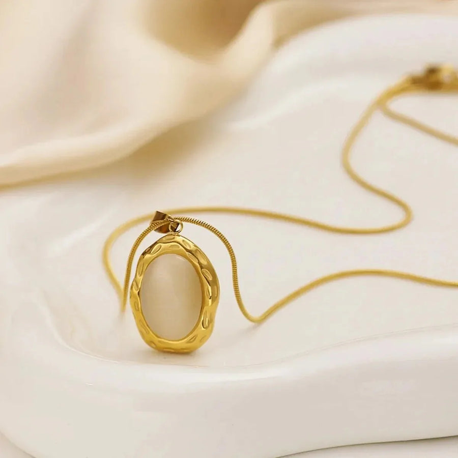 Catalina Oval Pearl Pendant Necklace
