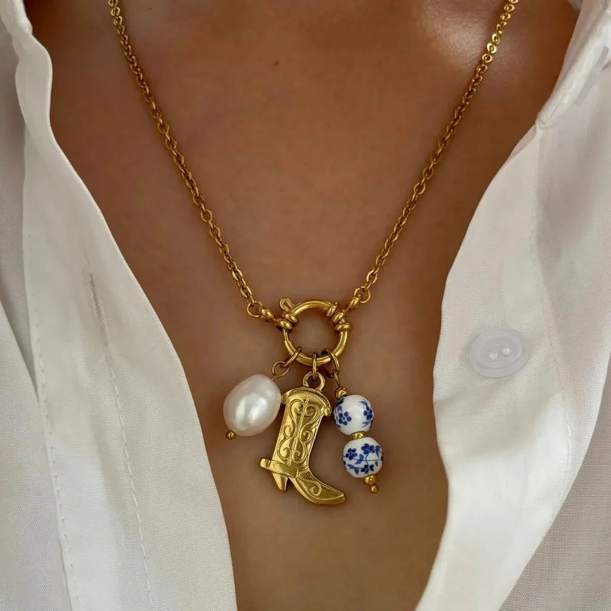 Cristy Pendant Pearl Necklace