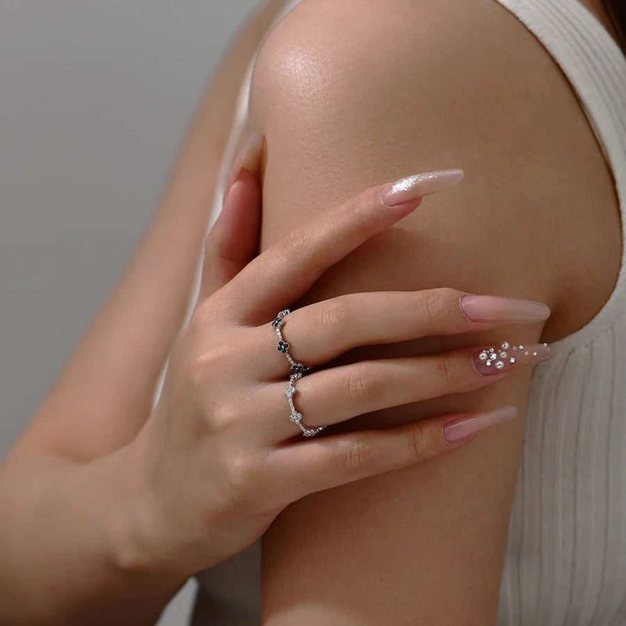 Feliz Zirconia Ring