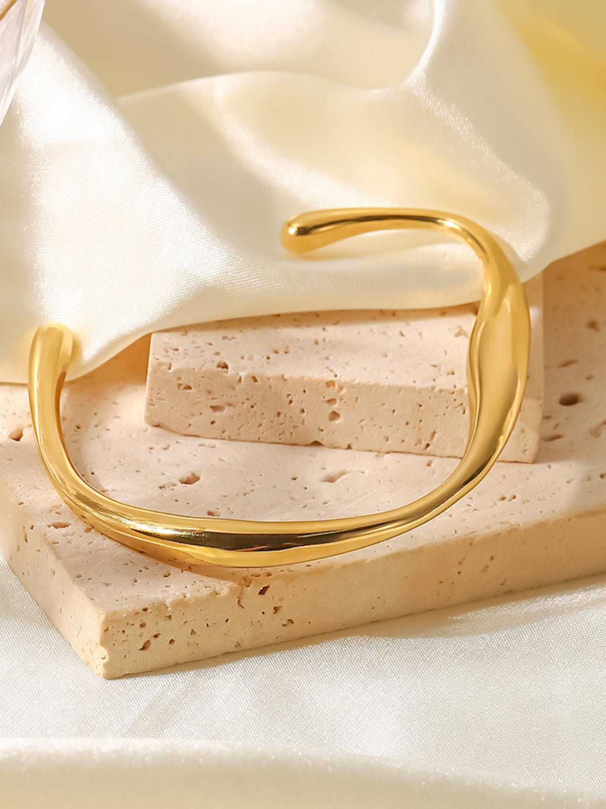 Lilia Open Bracelet