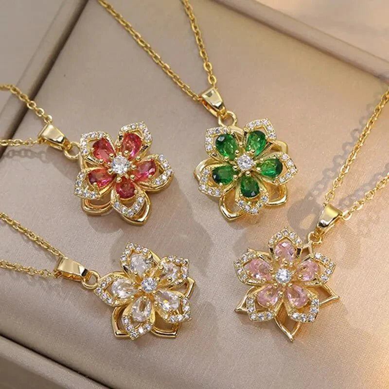 Mia Flower Pendant Necklace